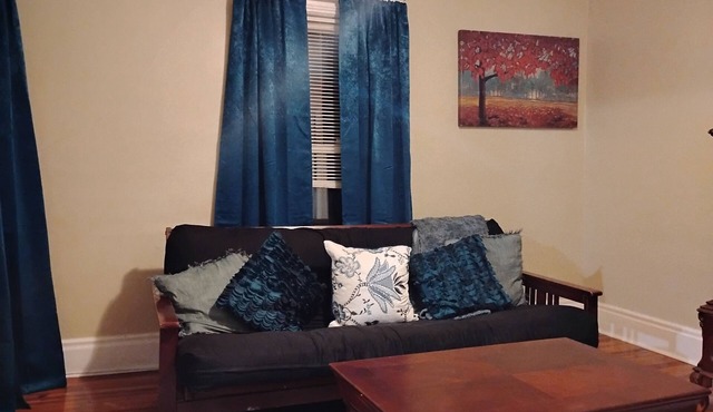 Lovely room for rent in the historical TippHill area