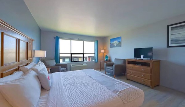 Lovely Room Ideal for Dog Owners Near Yaquina Bay Recreation Site – 1.4 Mi