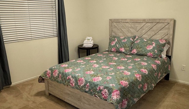 Lovely Room in Hesperia Close to Highway 3