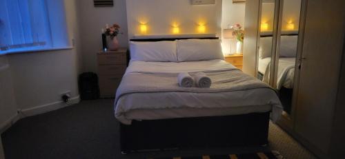 Lovely room very close to Manchester airport