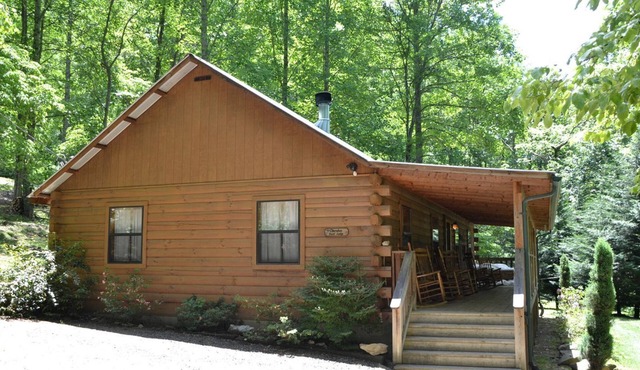 Lovely Rustic Cabin Secluded in the Woods near Maggie Valley, North Carolina