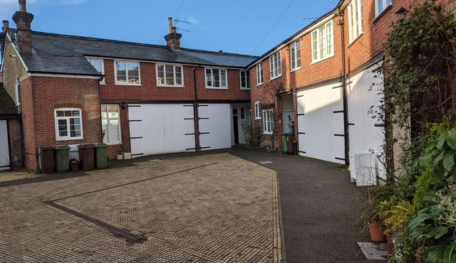 Lovely Stables mew's house in hidden town location