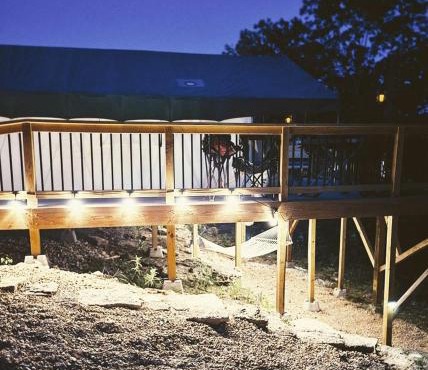 Lovely Safari Tent with Treetop Views for Family Glamping in Missouri