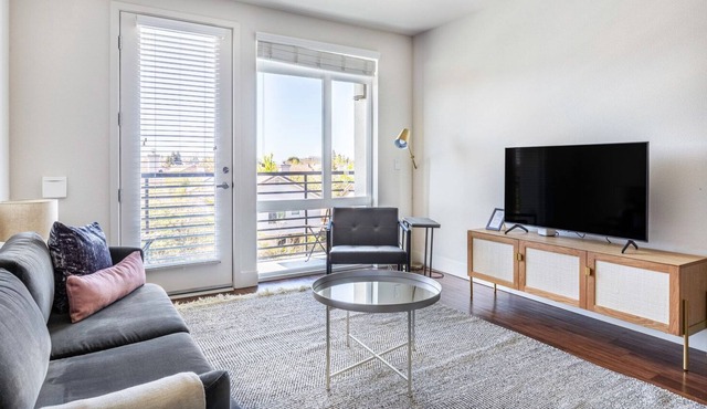 Lovely San Jose 1BR w/ W/D, Pool, Gym, BBQ, near freeways, by Blueground