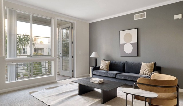 Lovely San Mateo 2BR w/Gym, Pool, Clubhouse & W/D, nr 101, by Blueground