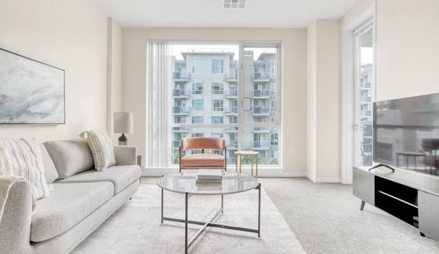 Lovely Santa Clara 1BR w/Lounge, W/D & Gym, walk to Shops, by Blueground