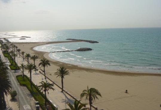Lovely seaside apartment in front of Calafell beach and Cunit beach