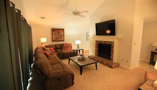 Lovely, secluded 2-bedroom 2 bathroom Condo in Greenwood with WiFi and AC