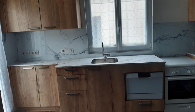 Lovely self-contained studio with terrace and private garden 10 minutes from the fishing port