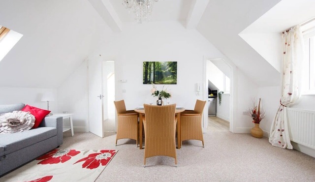 Lovely Selsey apartment with sea views/sleeps 4