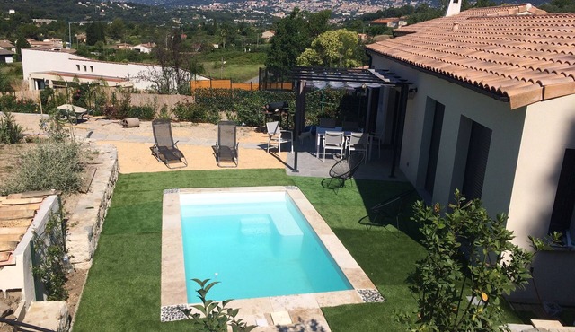Lovely semi-detached house ideally located between Cannes and Grasse