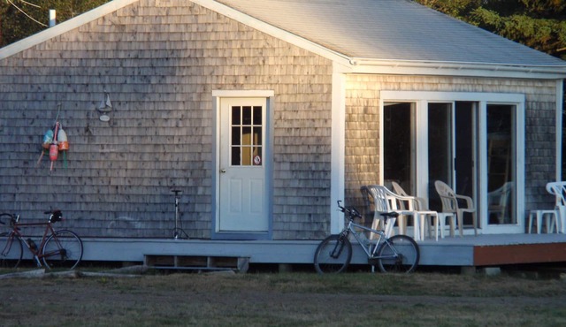 Lovely Shorefront Cabin with Dock, Beach & Great Views