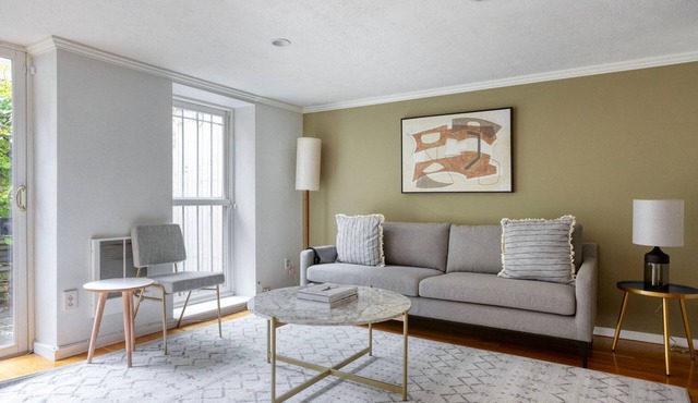 Lovely South End 2BR w/W/D nr MFA, by Blueground