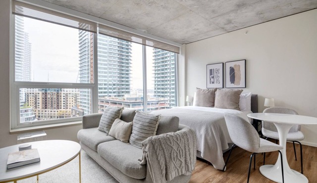 Lovely South Lake Union Studio w/Gym & Storage, nr parks, by Blueground