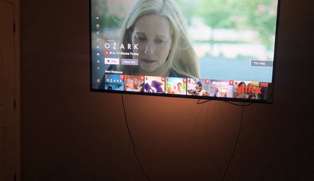 Lovely Spacious 2 Bedroom Apartment With 65inch TV’S in each room!