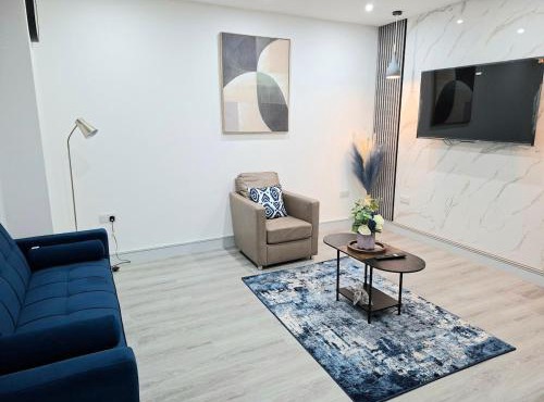 Lovely, Spacious & Cosy 2-Bedroom Home