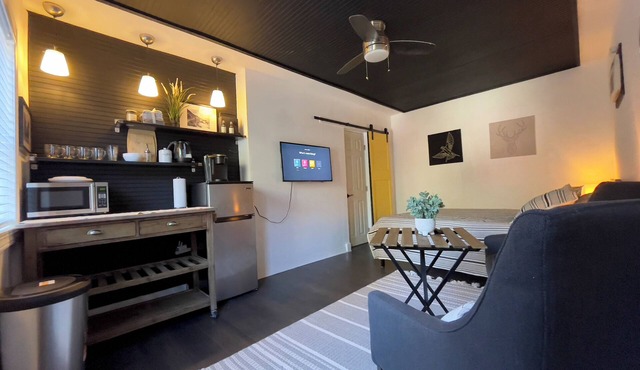 Lovely Spacious Guesthouse in Mills 50 District, Orlando