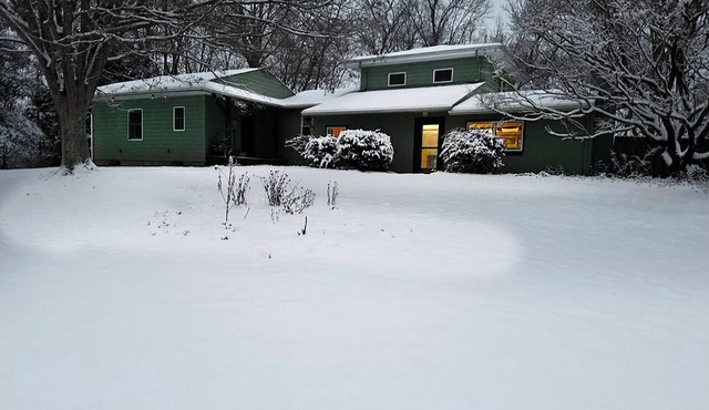 Lovely spacious home in the country - Work Remotely