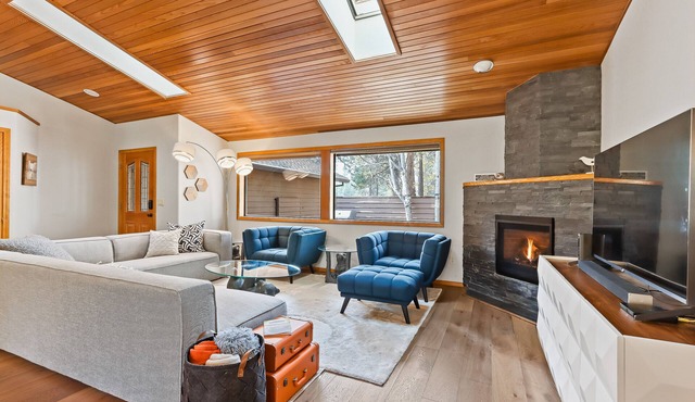 Lovely, spacious home with SHARC access, bikes, grill, central AC & deck