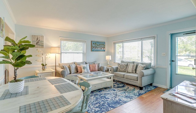 Lovely St Pete Beach Cottage, Walk to Beach & Town