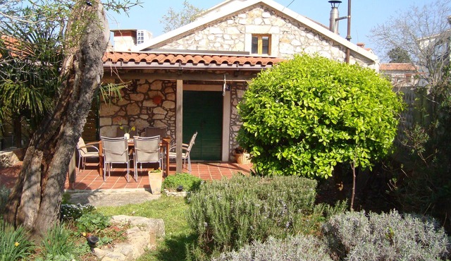 Lovely stone cottage in Pula area