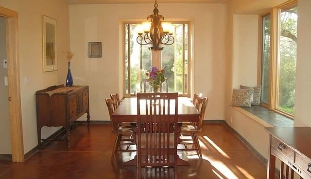 Lovely Straw Bale Home with Views of the Yosemite High Sierra!