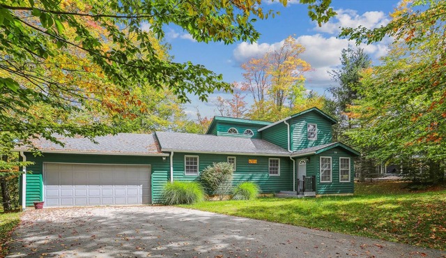 Lovely Streamside Home Provides Easy Access to All Things Canaan Valley!
