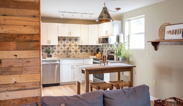 Lovely Strip District loft with free parking