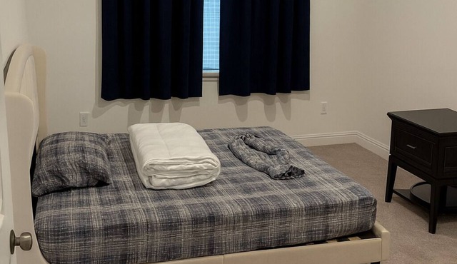 Lovely studio in charming Hanford perfect for getaway