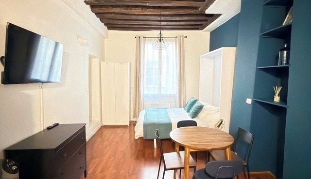 Lovely studio in Paris, amazing location in a nice neighborhood