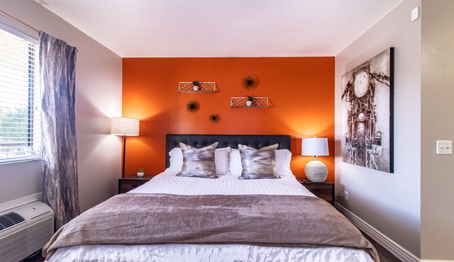 Lovely Studio☑ King Bed♚ Clean ✪ Comfortable✿