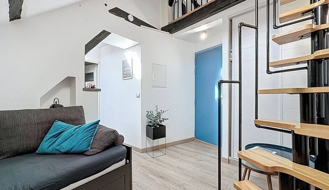 Lovely studio with a mezzanine in the city center!