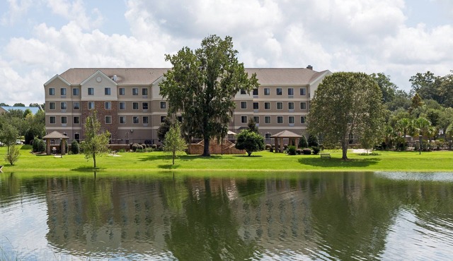 Lovely Suite in Tallahassee! Free Breakfast + On-Site Business Center