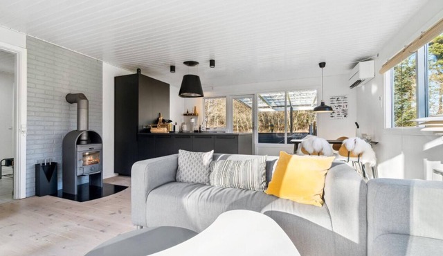 Lovely summer house with Bornholm atmosphere.