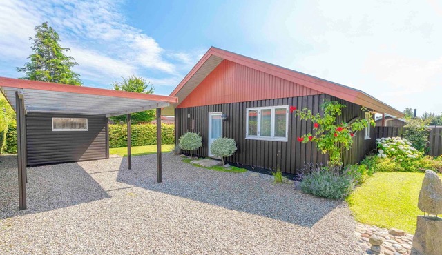 Lovely summer house in Haarby by Helnæs.
