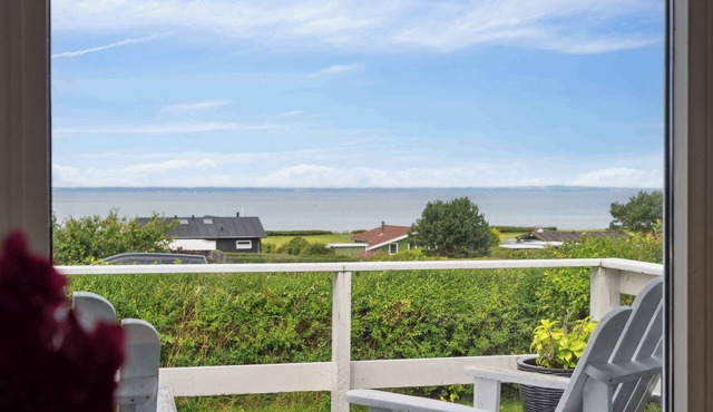 Lovely summerhouse by Skaastrup Strand w sea view