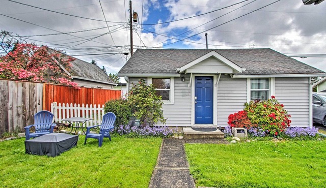 Lovely Tacoma Cottage w/Fire Pit, Near Dtwn!