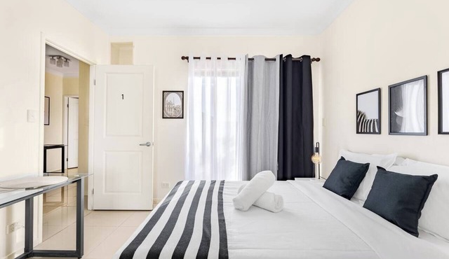 Lovely tiny home at Sunnybank CBD Street Parking