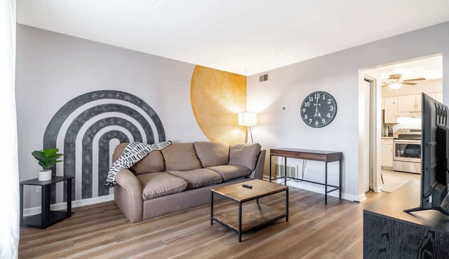 Lovely Town Home with Free Parking | Pet Friendly