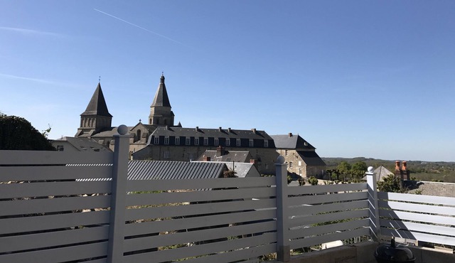 Lovely townhouse in a village full of caracter