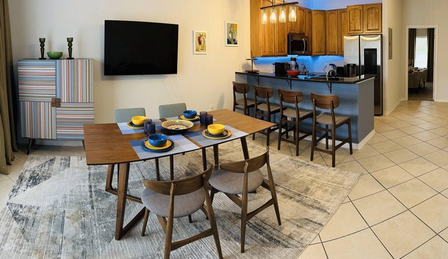 Lovely townhouse with parking on the Gulf Coast