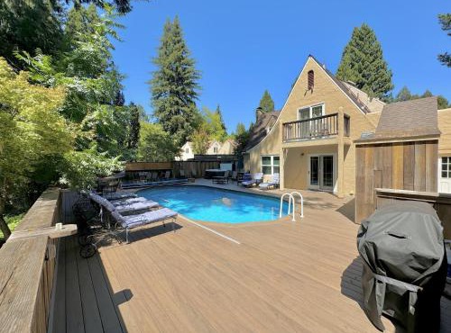 Lovely Tudor Home With Pool & Spa Near Russian River