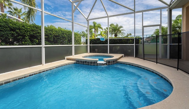 Lovely Tuscan Hills Pool Home with Spa - Close to Disney