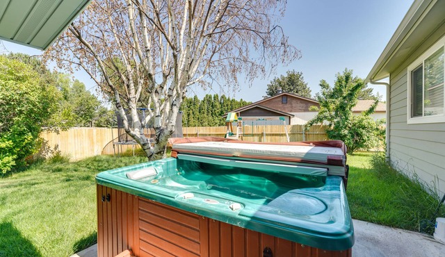 Lovely Twin Falls Home w/Private Hot Tub!