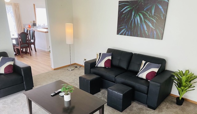 Lovely two bedroom apartment, only a 2 minute walk from town.