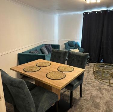 Lovely Two Bedroom Flat