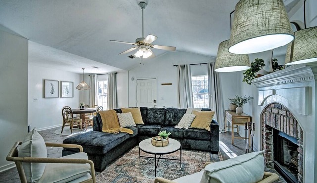 Lovely Two Bedroom Getaway Near the Reservoir