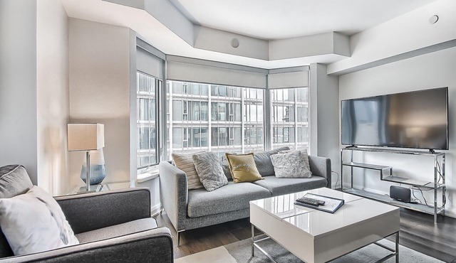 Lovely Two Bedroom, Two Bathroom Condo in Heart of Yorkville