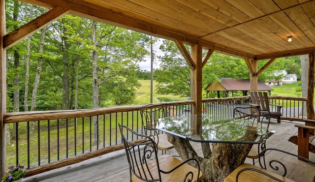 Lovely Ulster Cabin w/ Hot Tub, Fire Pit & 3 Ponds