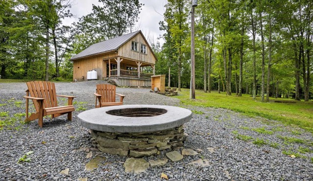 Lovely Ulster Cabin with Hot Tub, Fire Pit and 3 Ponds